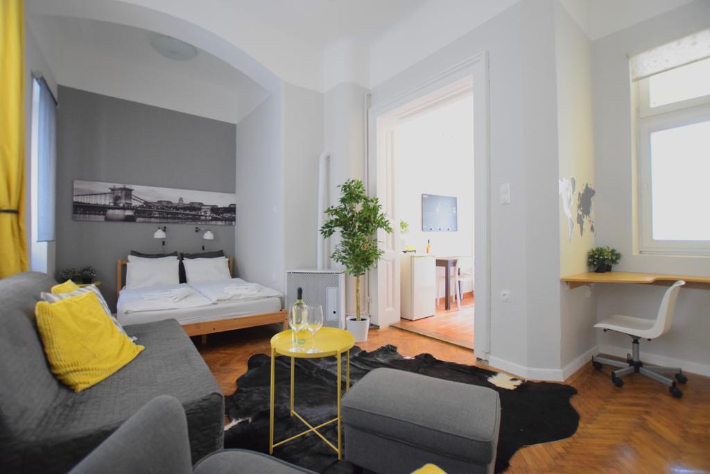 Standard Apartment By Hi5 - Chainbridge Budapest Exterior photo