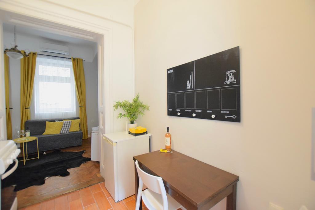Standard Apartment By Hi5 - Chainbridge Budapest Exterior photo