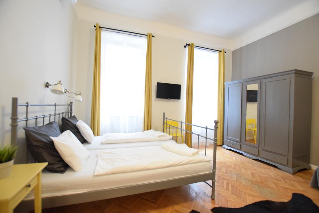 Standard Apartment By Hi5 - Chainbridge Budapest Exterior photo